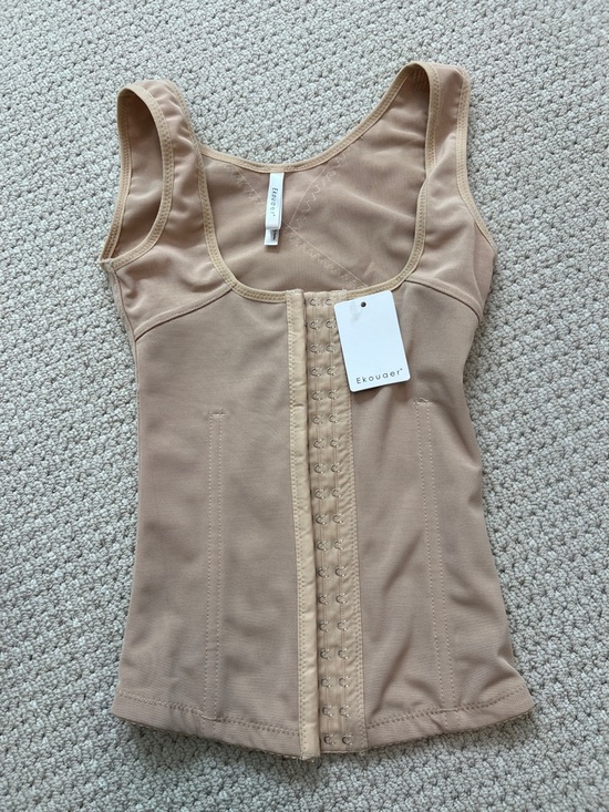 Ekouaer Other - NWT corset shapewear size 4 posture corrector